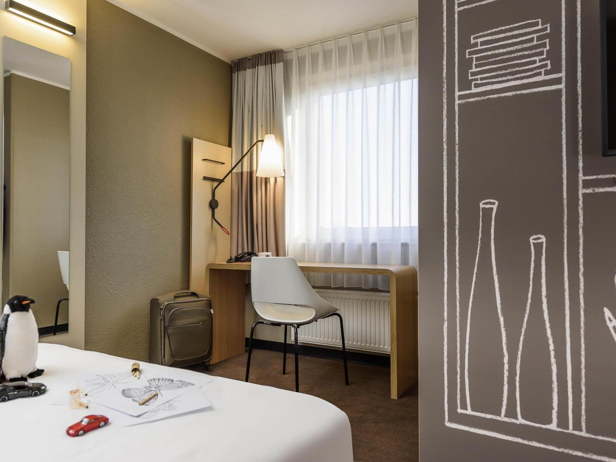 Superior Riverside Room Wheelchair Accessible